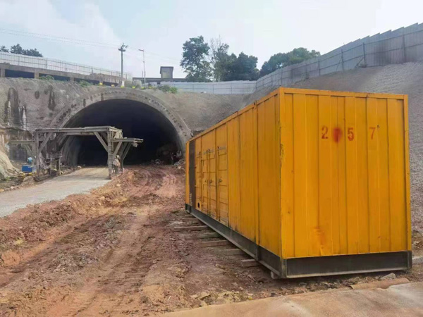 田东发电机出租自启装置的工作原理是什么？